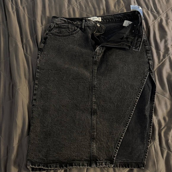 Abercrombie & Fitch Charcoal Denim Skirt - Picture 1 of 7